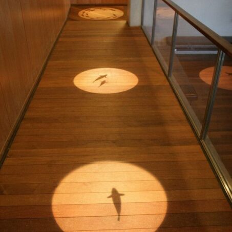 SPOTLIGHT Floor Lamp – โคมไฟตั้งพื้นแบบส่องเฉพาะจุด**