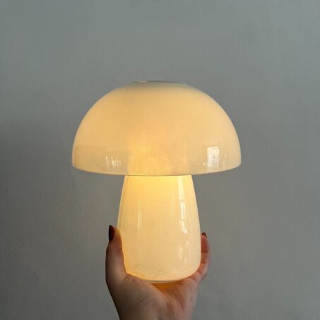 MUSHROOM Portable Lamp – โคมไฟตั้งโต๊ะทรงเห็ดแบบพกพา**