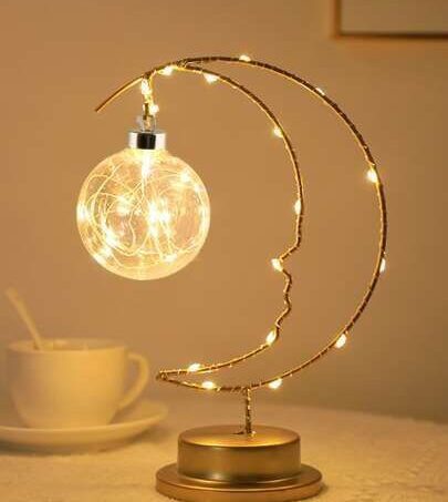 FAIRY TWIG Crescent Table Lamp – โคมไฟตั้งโต๊ะรูปกิ่งไม้ประดับดาว**