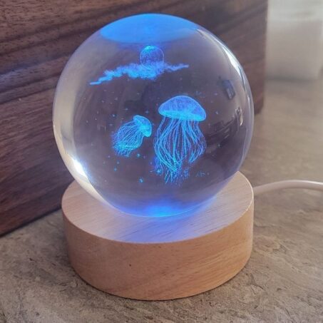 JELLYFISH Crystal Ball Lamp – โคมไฟลูกแก้วลายแมงกะพรุน**