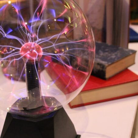 PLASMA Ball Desk Lamp – โคมไฟตั้งโต๊ะลูกบอลพลาสมา**